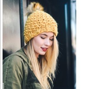 Oversized Pom beanie